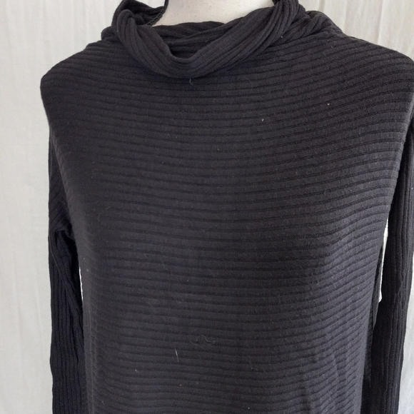 We the Free Lover Ribbed Split Back Black Sweater Womens Sz XS - Picture 6 of 10